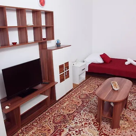 Apartman Mia, 10 Min Walks To Centar شقة