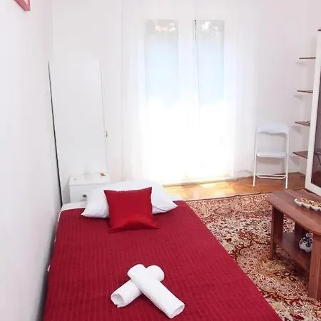 شقة Apartman Mia, 10 Min Walks To Centar